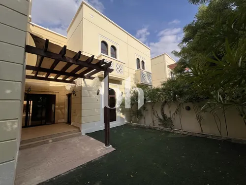 Closed Kitchen | Single Row | Middle Unit