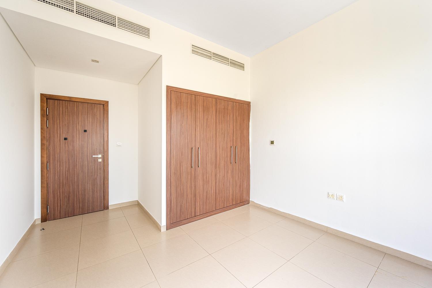 3 Bedrooms Townhouse in Arabella Townhouses 3