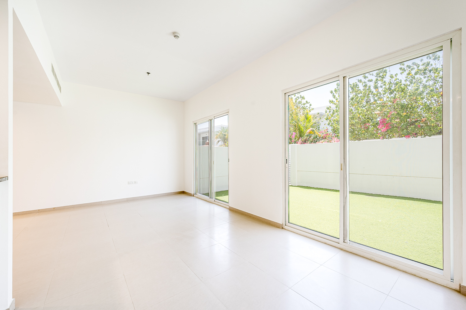 3 Bedrooms Townhouse in Arabella Townhouses 3