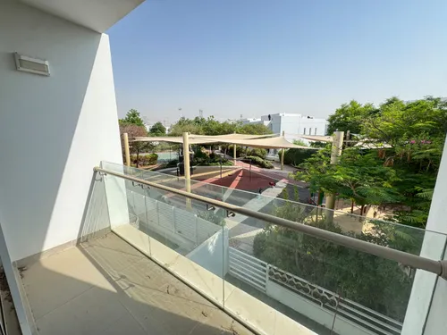 3 Bedrooms Townhouse in Arabella Townhouses 1