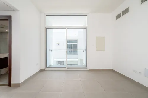 3 Bedrooms Townhouse in Arabella Townhouses 1