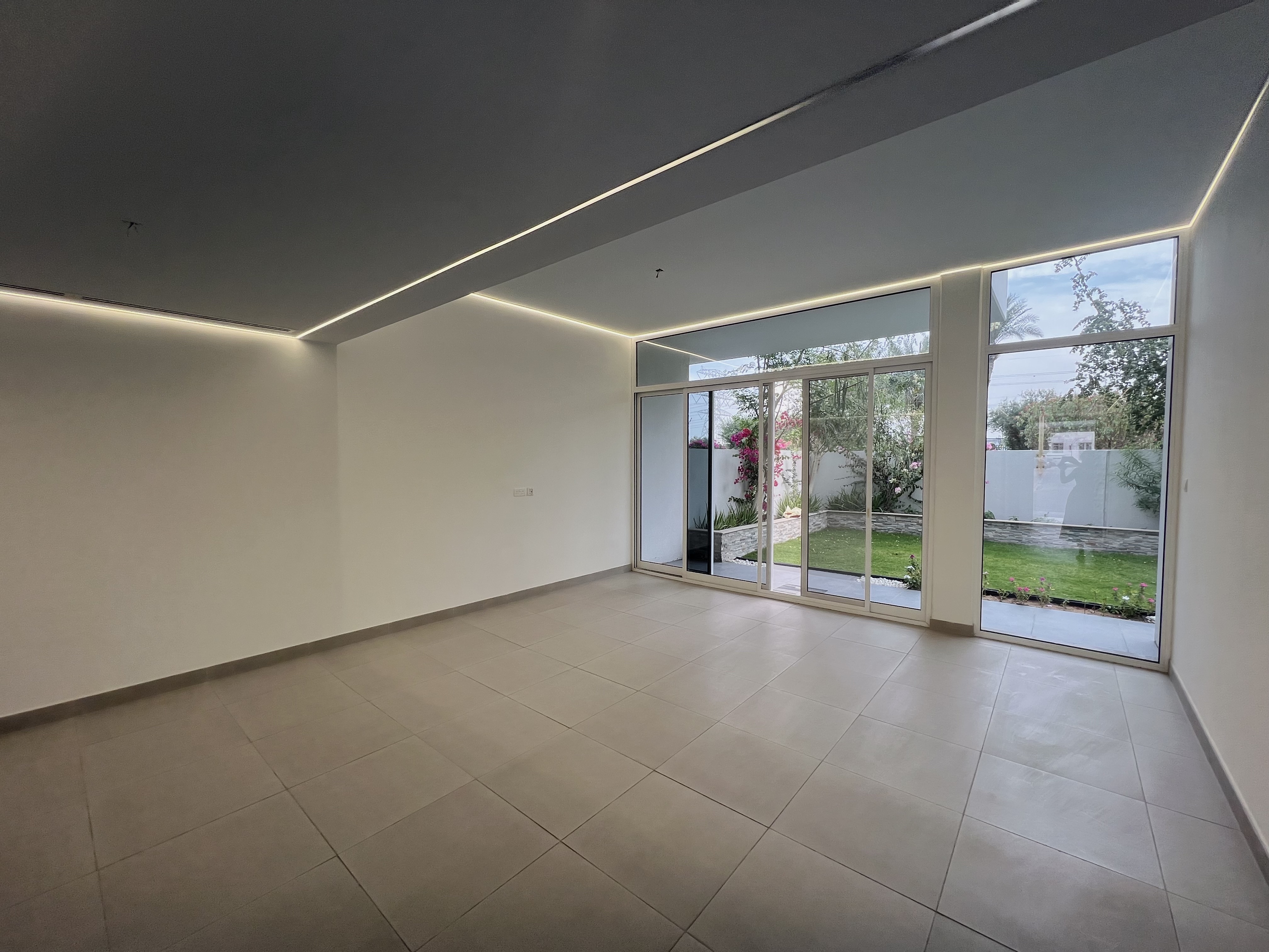 3 Bedrooms Townhouse in Arabella Townhouses 1