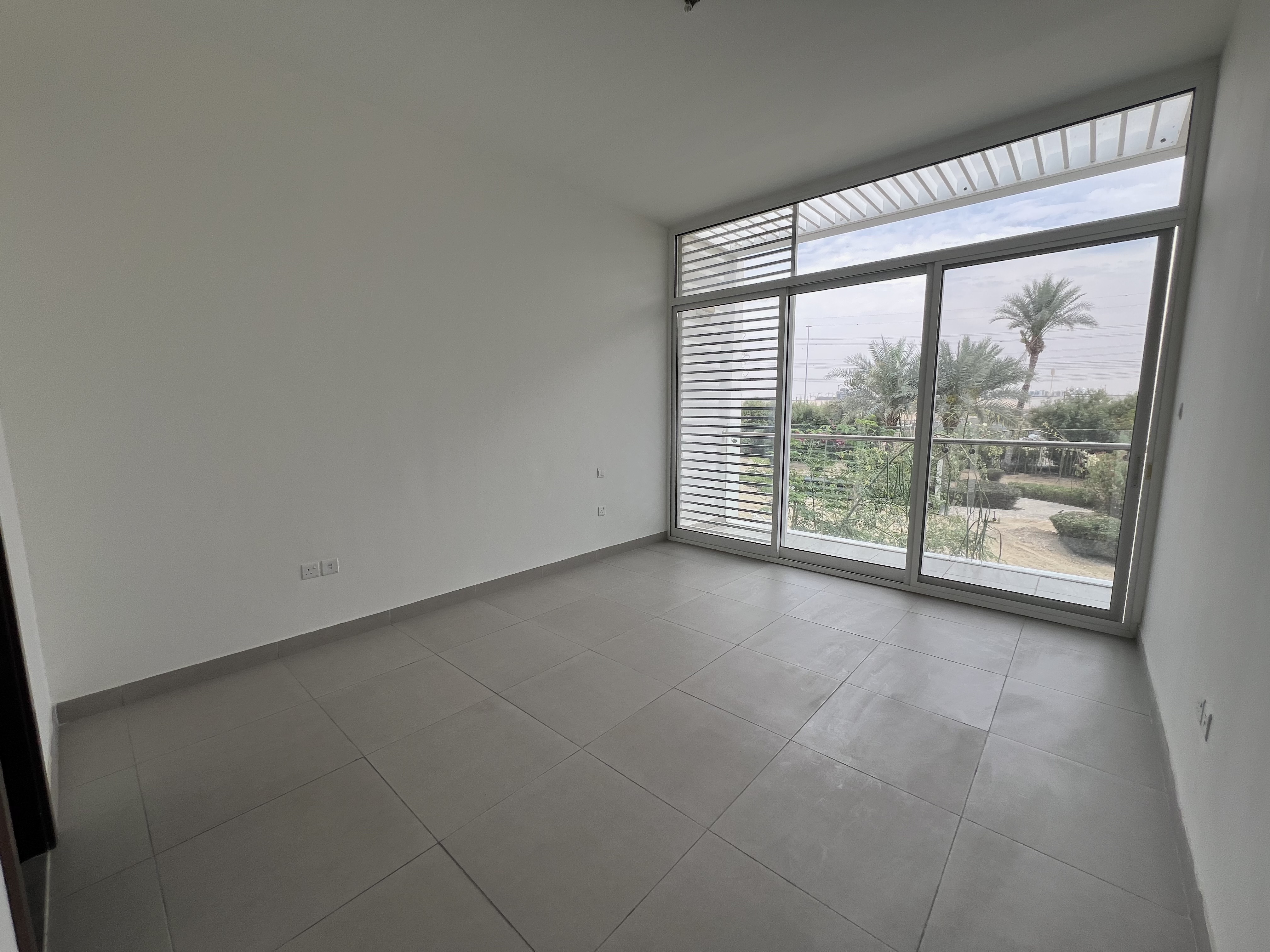 3 Bedrooms Townhouse in Arabella Townhouses 1