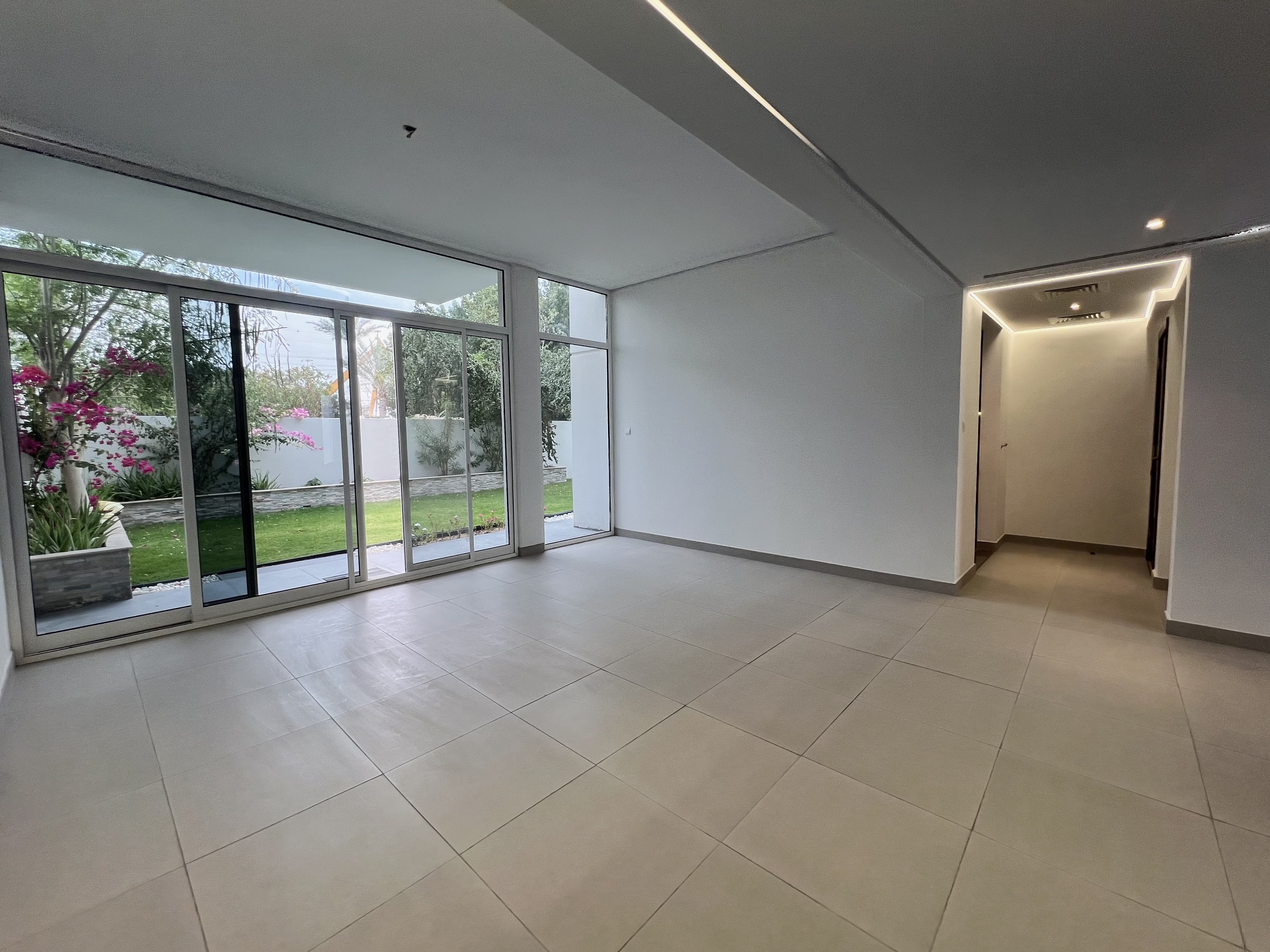 3 Bedrooms Townhouse in Arabella Townhouses 1