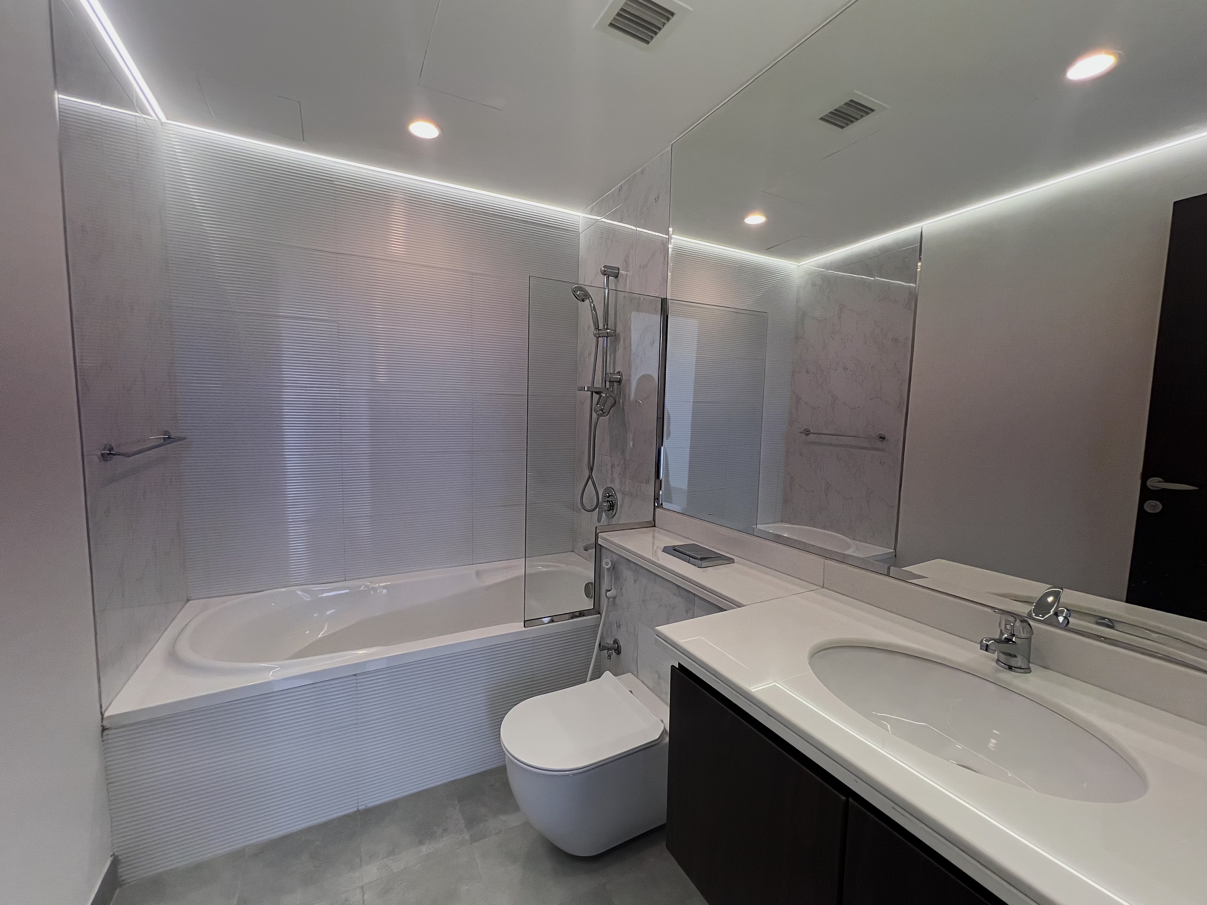 3 Bedrooms Townhouse in Arabella Townhouses 1