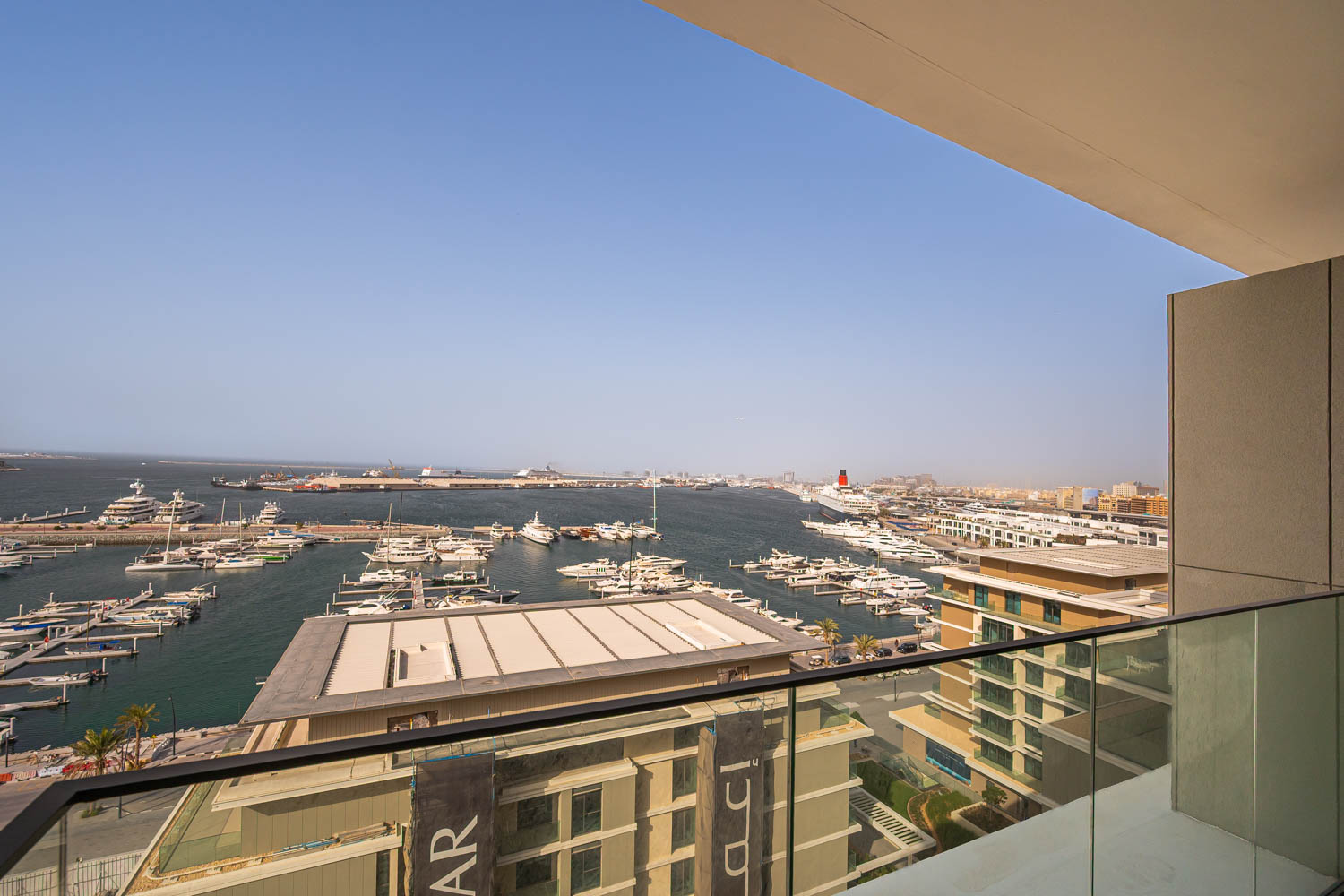 2 Bedrooms Apartment in Seagate Building 3