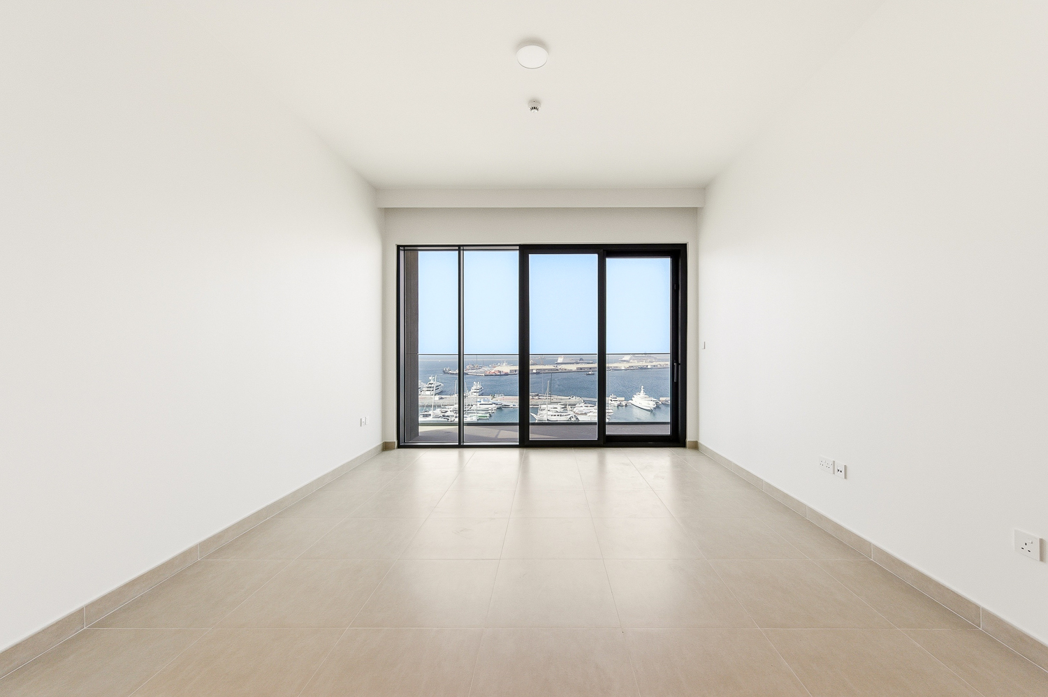 2 Bedrooms Apartment in Seagate Building 3