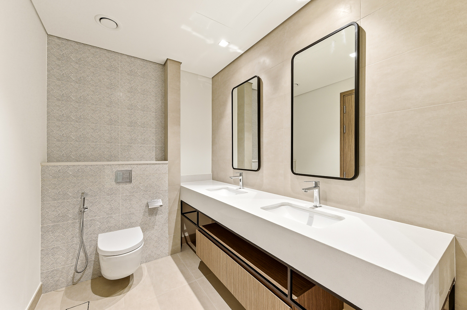 2 Bedrooms Apartment in Seagate Building 3