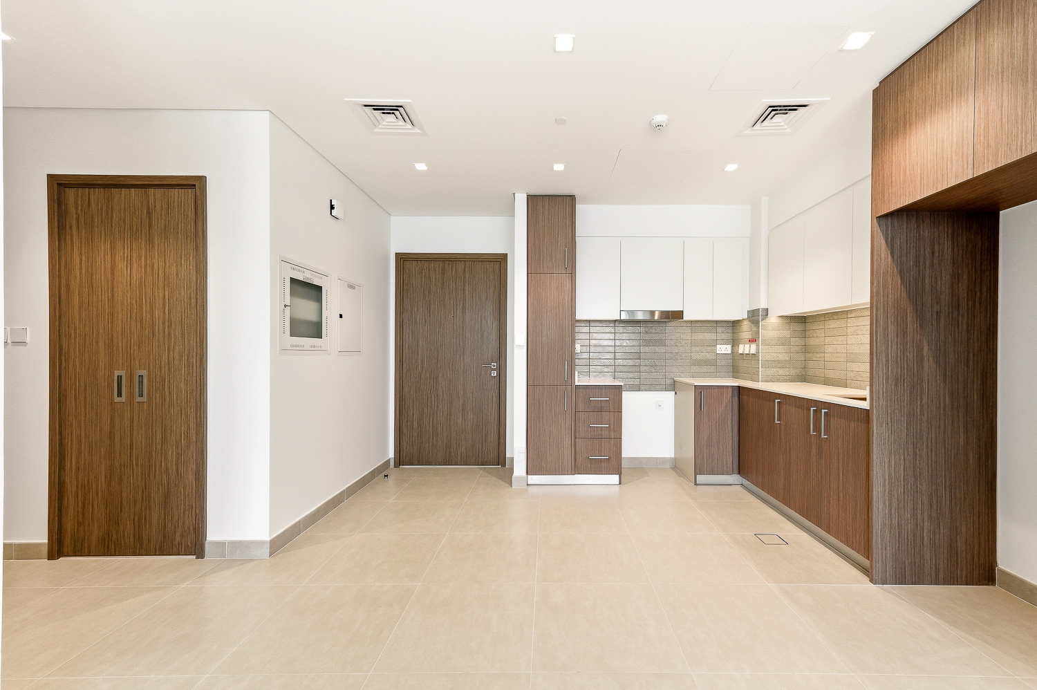 2 Bedrooms Apartment in Seagate Building 3