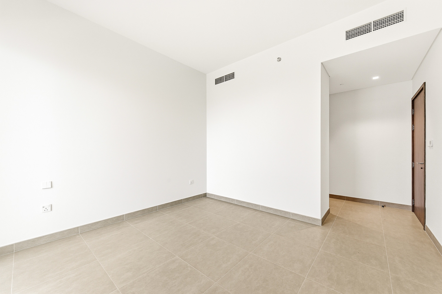 2 Bedrooms Apartment in Seagate Building 3