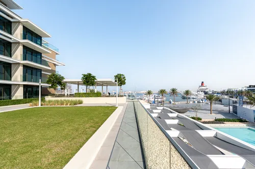 2 Bedrooms Apartment in Seagate Building 1