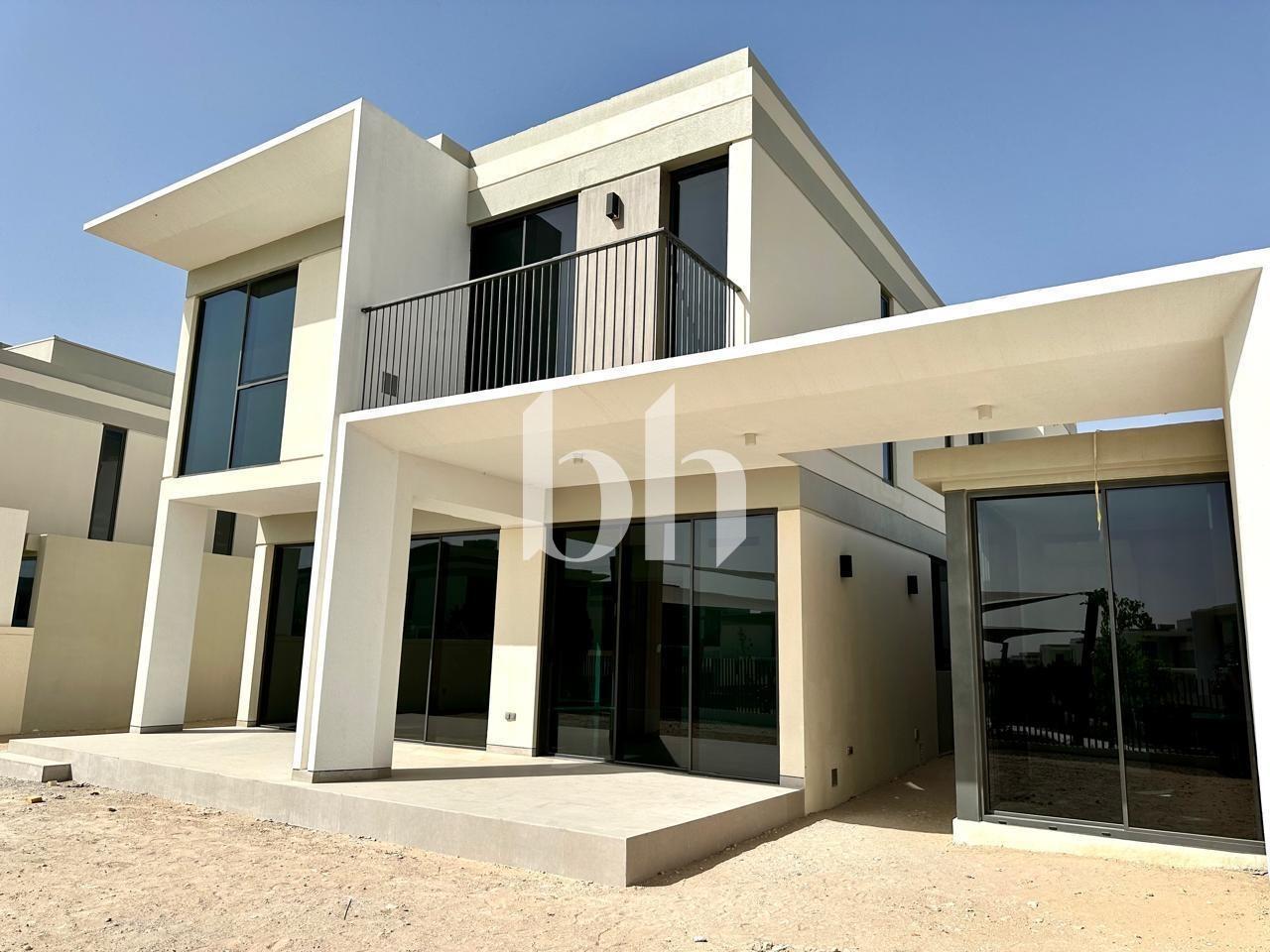 Large Plot | Stunning Upgrades | Desirable