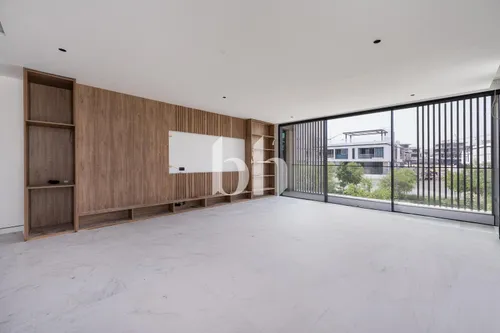 Large lay-out | Prime location