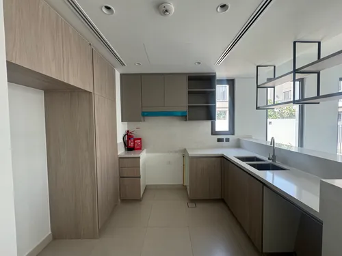 4 Bedrooms Villa in Aura 1