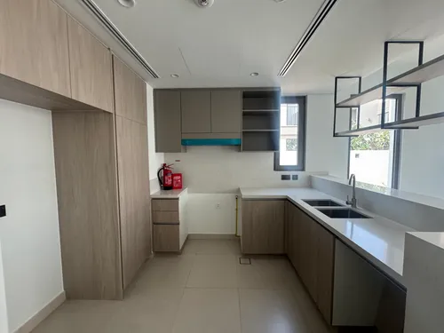 4 Bedrooms Villa in Aura 1