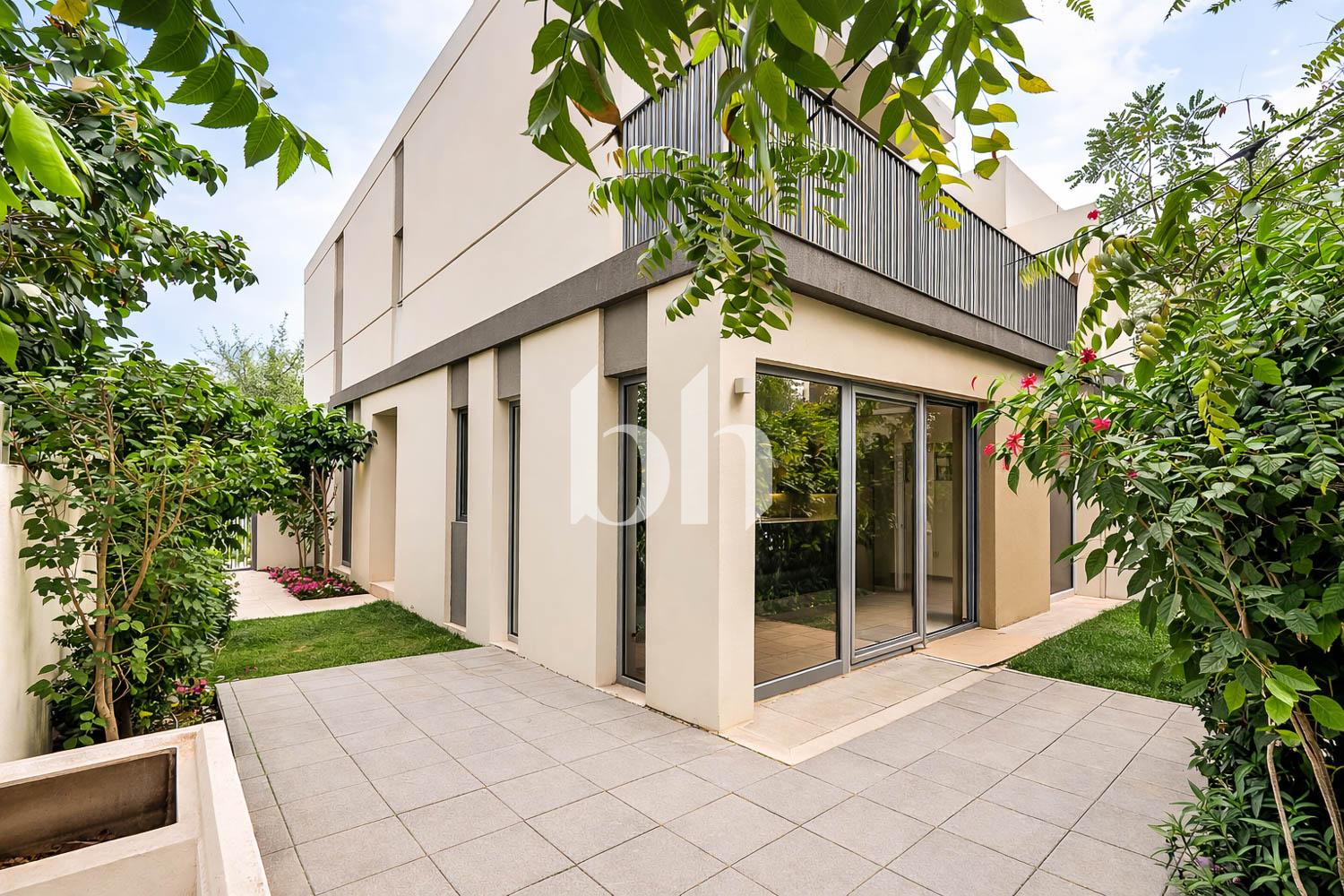 Vacant now | Corner unit | Amazing location