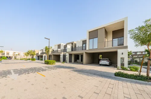 3 Bedrooms Villa in Aura 1