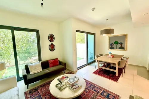 3 Bedrooms Townhouse in Elan 1
