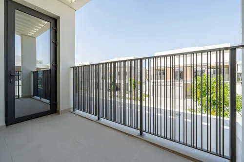 4 Bedrooms Townhouse in Aura 2