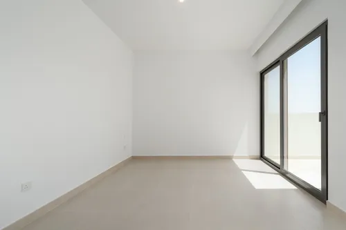 4 Bedrooms Townhouse in Aura 2