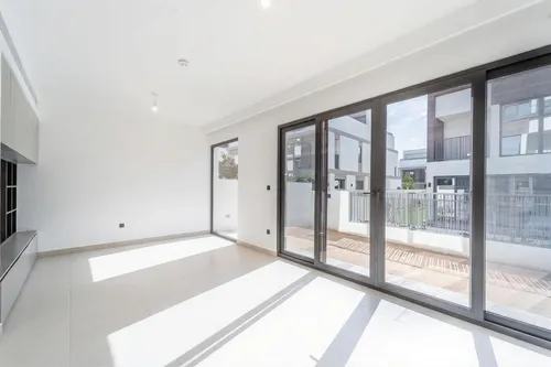 4 Bedrooms Villa in Aura 1