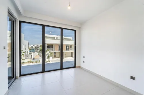 4 Bedrooms Villa in Aura 1