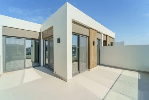 4 Bedrooms Villa in Aura 1