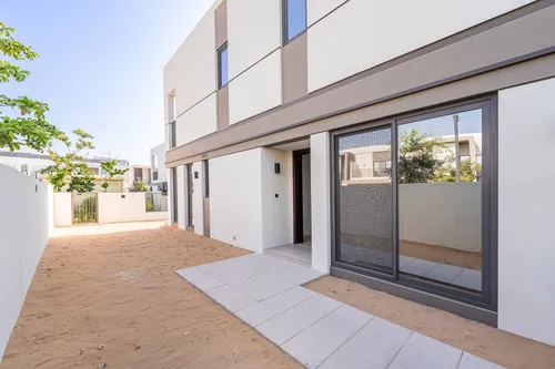 4 Bedrooms Villa in Aura 1