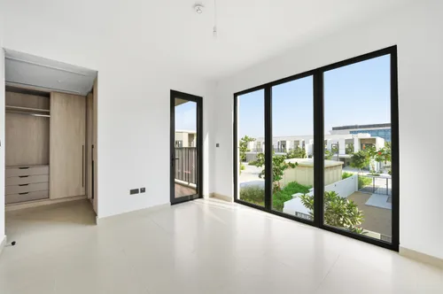 4 Bedrooms Villa in Aura 1
