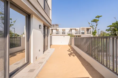 4 Bedrooms Villa in Aura 1