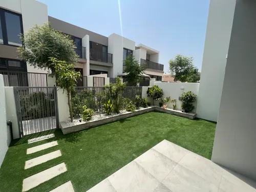 3 Bedrooms Townhouse in Elan 2