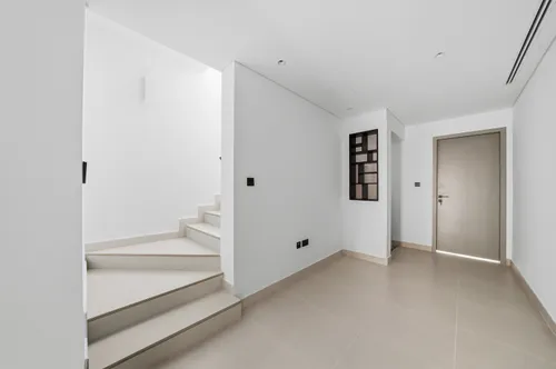 4 Bedrooms Villa in Aura 1