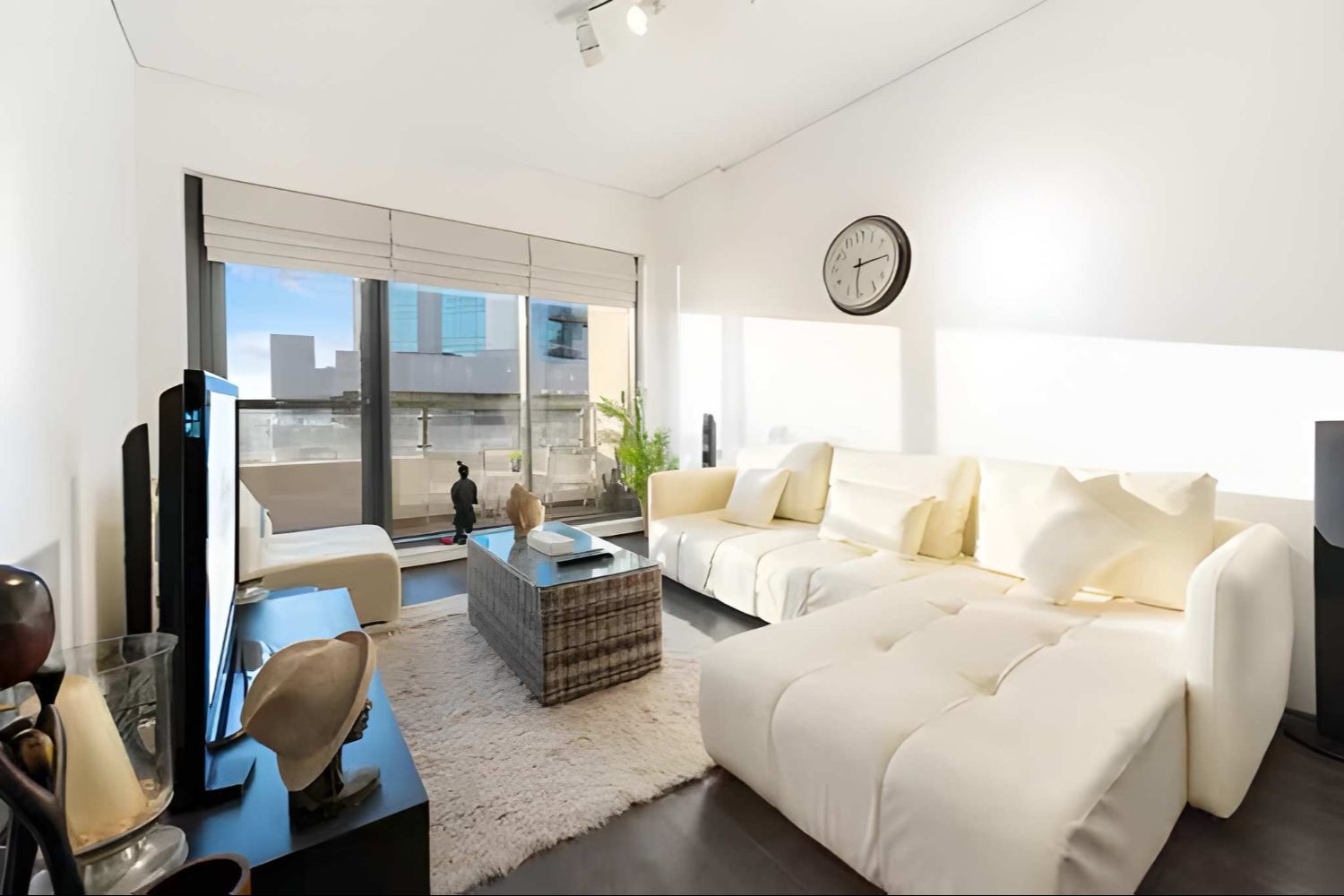 1 Bedroom Apartment in J5