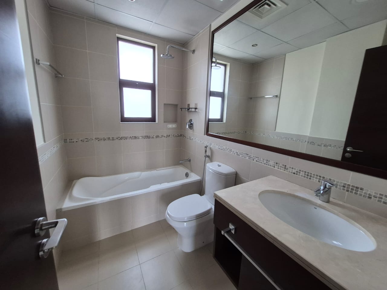 3 Bedrooms Townhouse in Mira 3