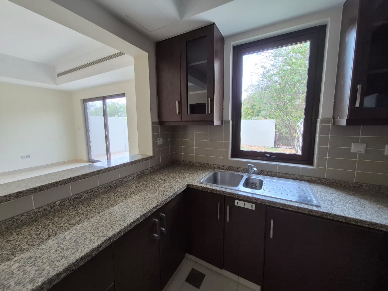 3 Bedrooms Townhouse in Mira 3