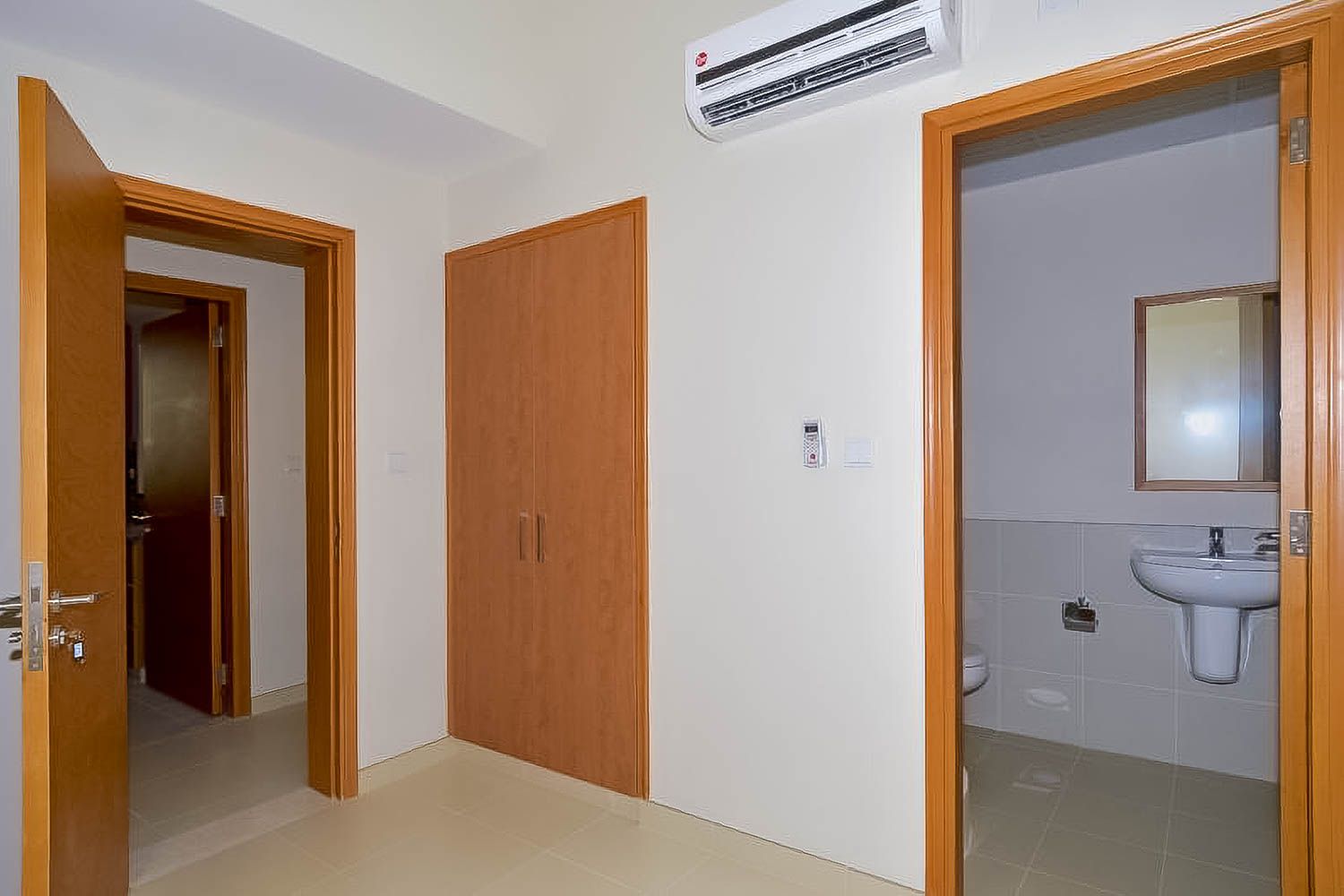 3 Bedrooms Townhouse in Mira 1