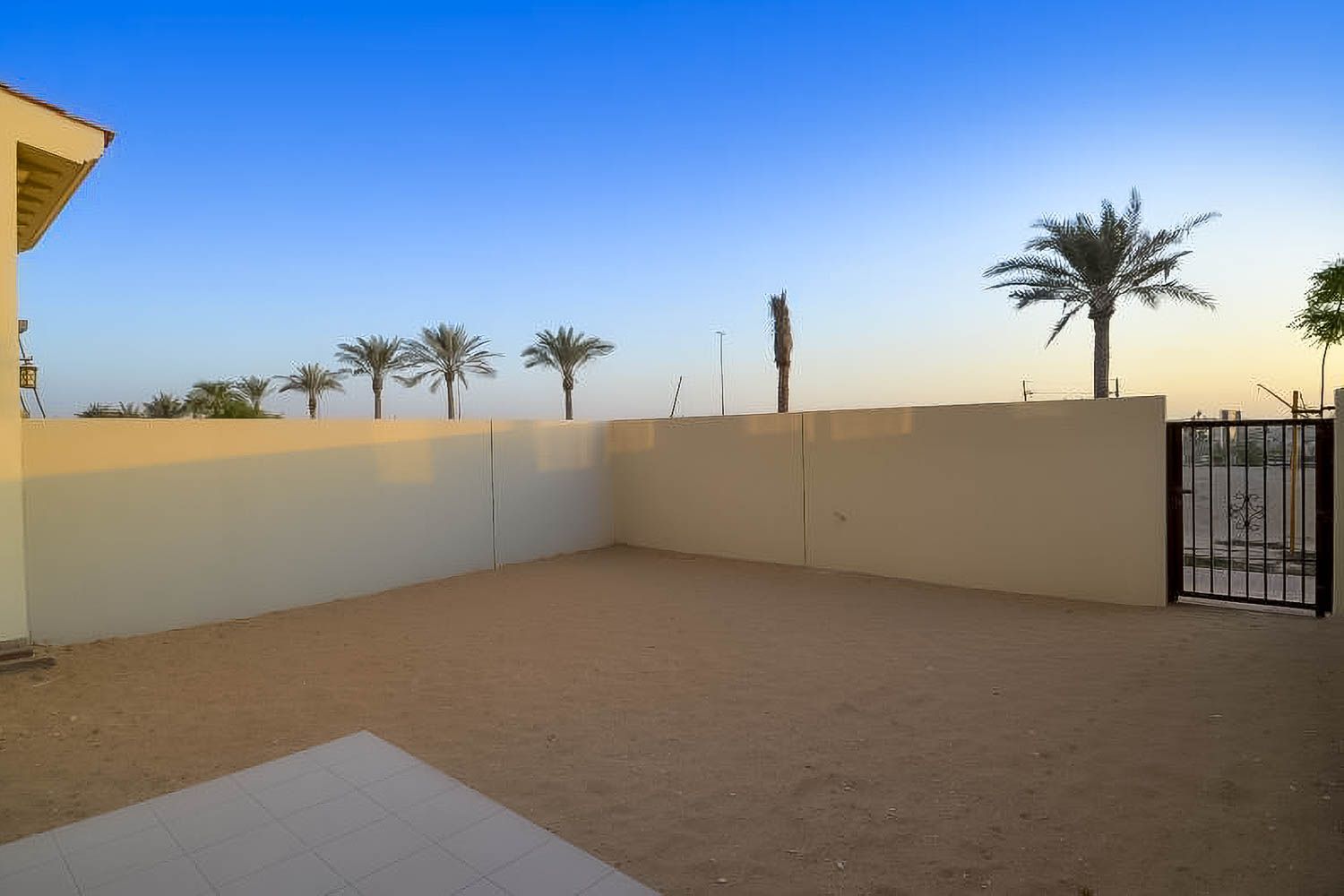 3 Bedrooms Townhouse in Mira 1