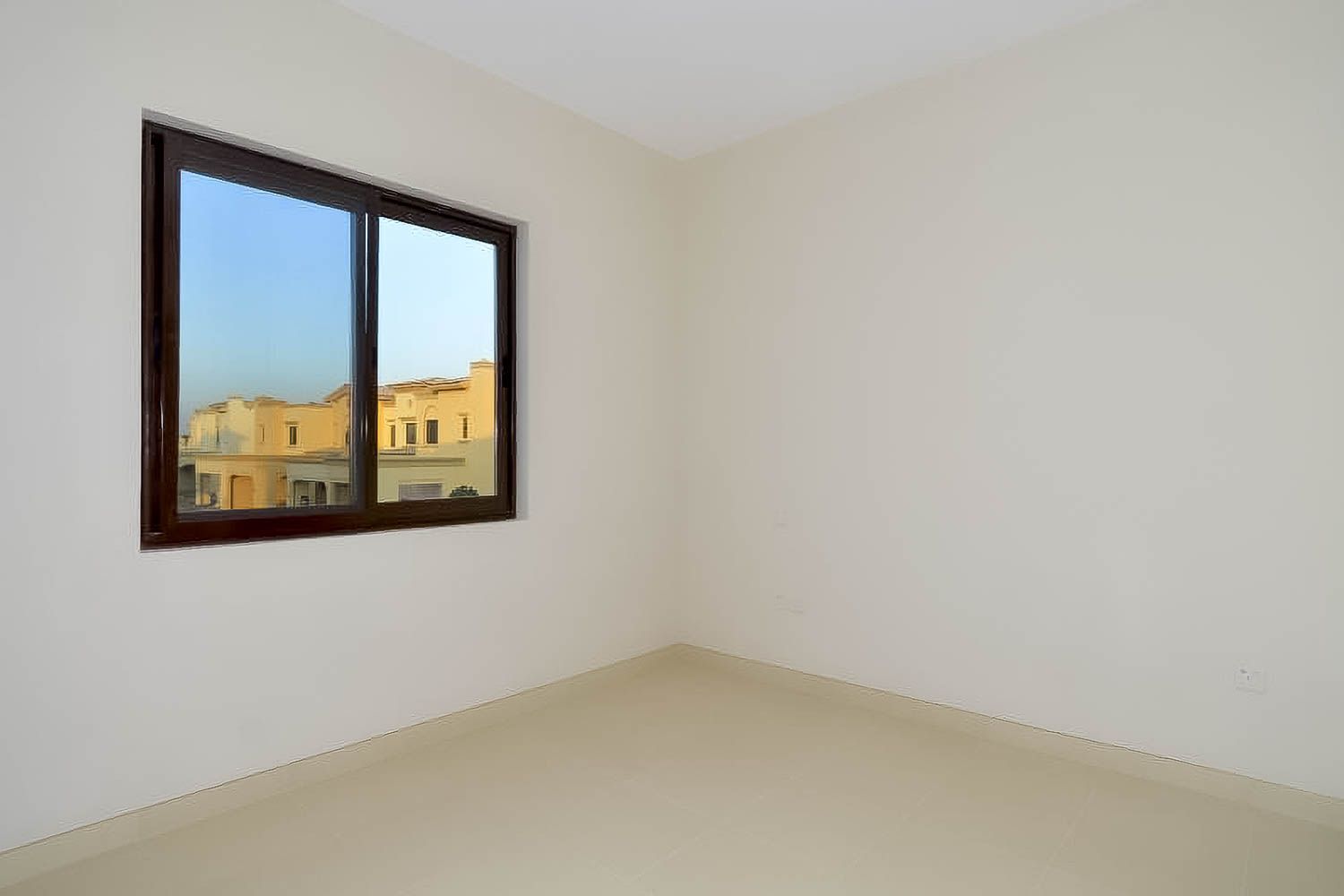 3 Bedrooms Townhouse in Mira 1