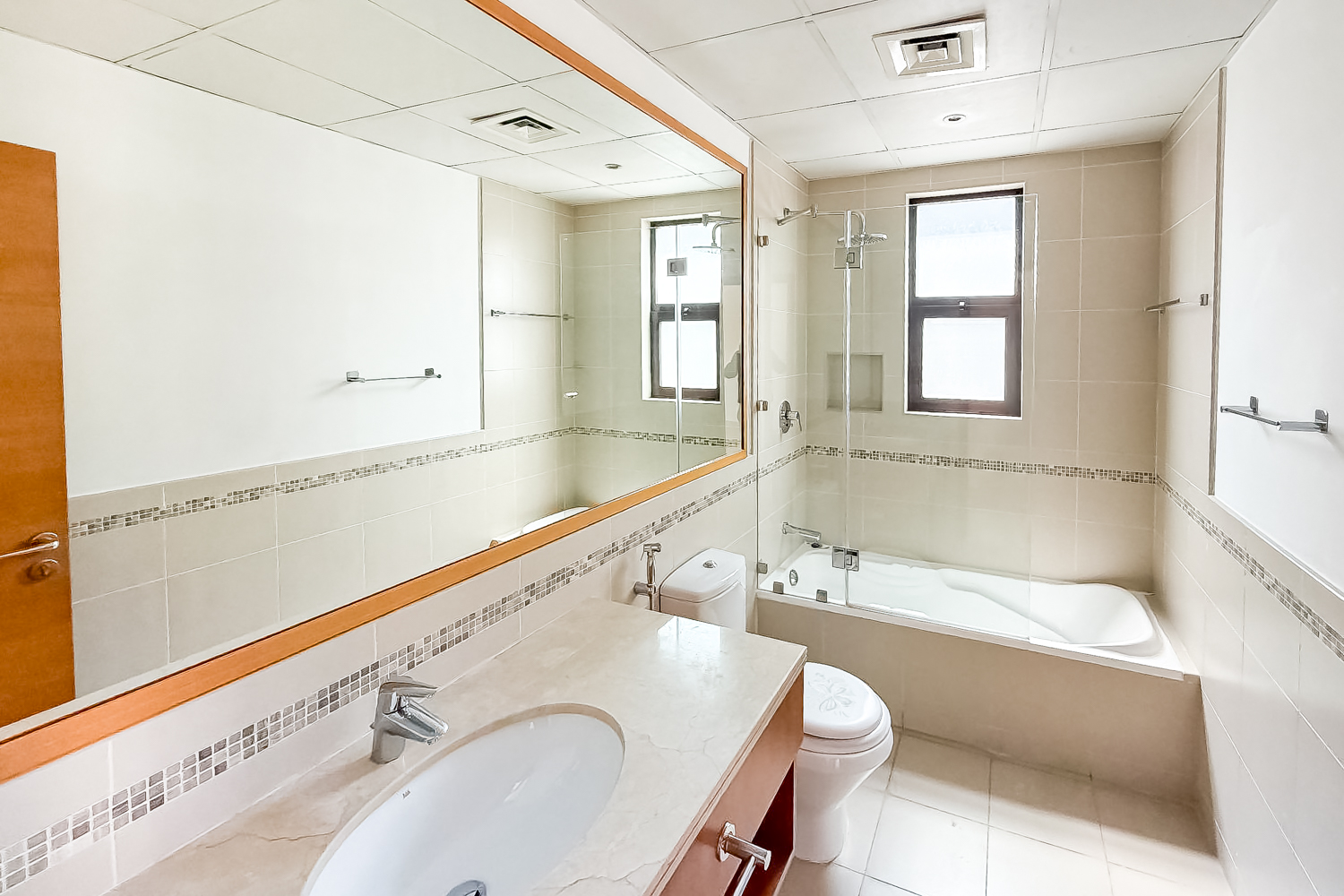 4 Bedrooms Townhouse in Mira 5