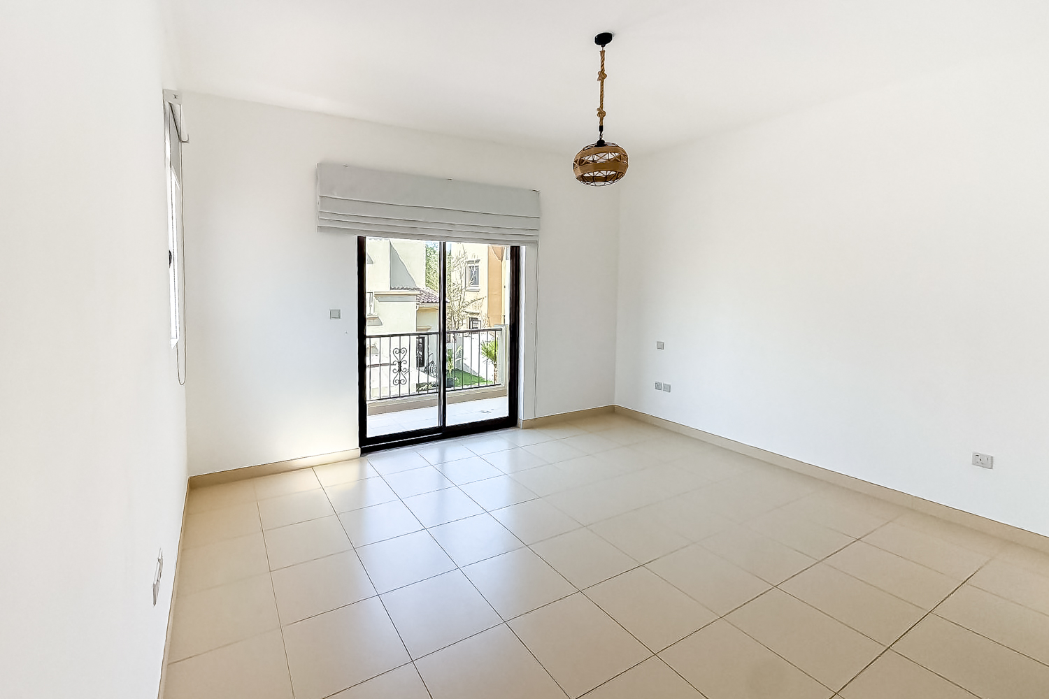 4 Bedrooms Townhouse in Mira 5