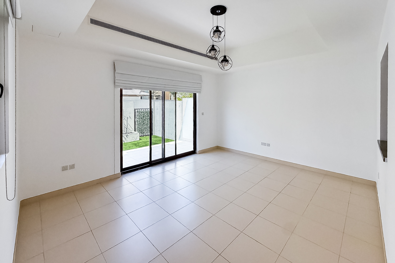 4 Bedrooms Townhouse in Mira 5