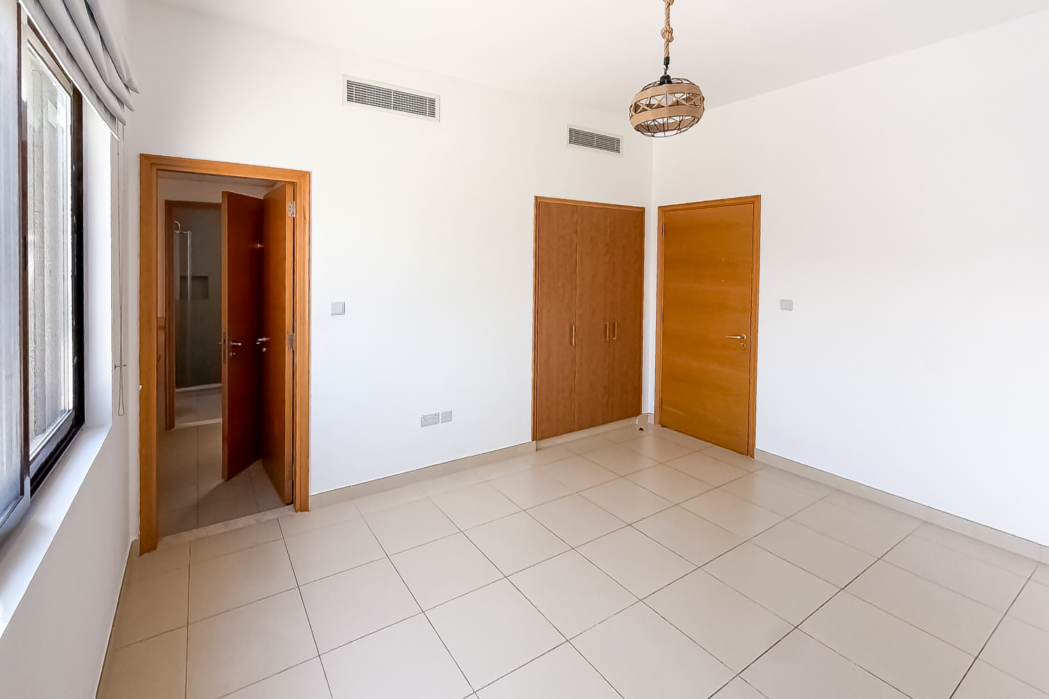 4 Bedrooms Townhouse in Mira 5