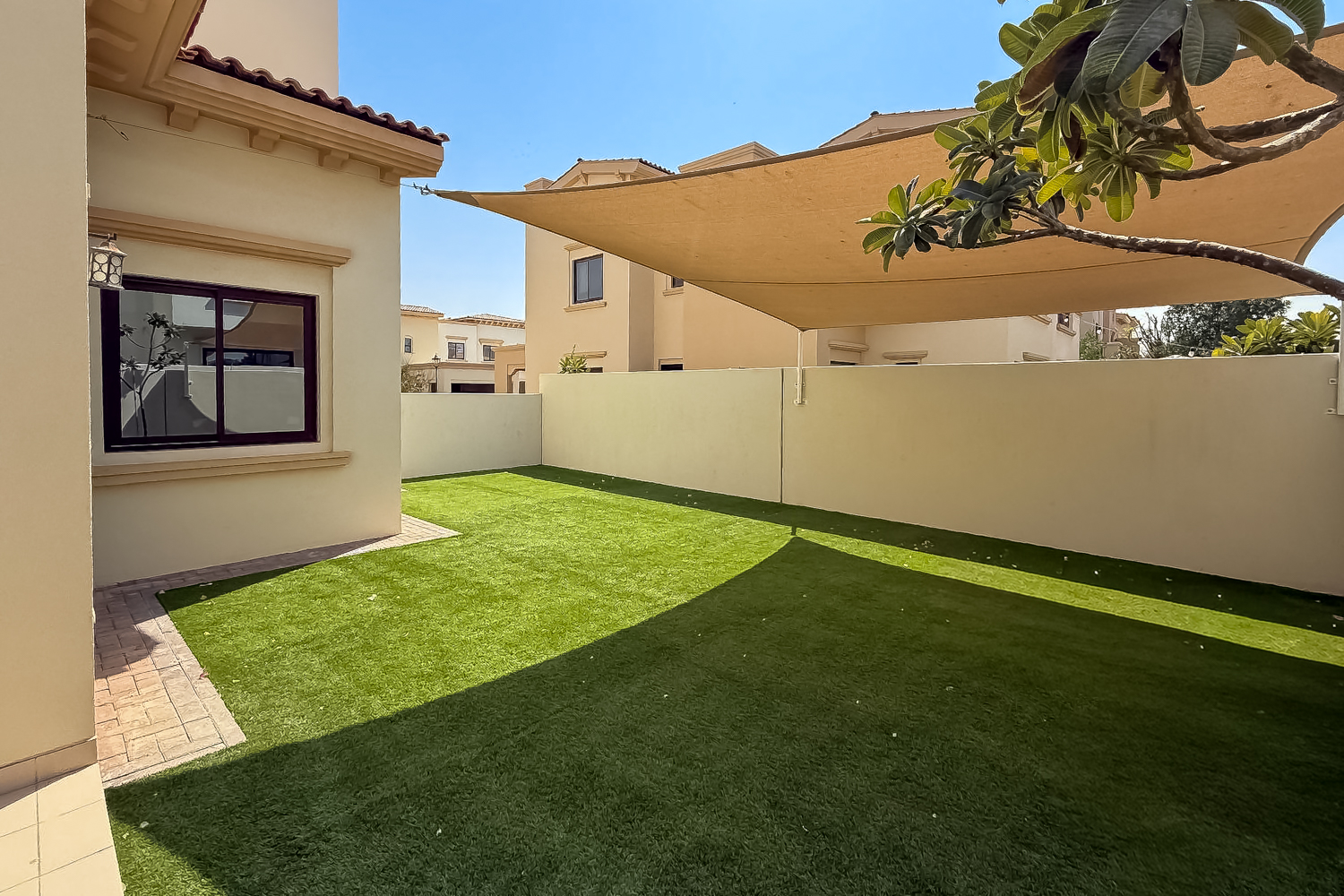 4 Bedrooms Townhouse in Mira 5