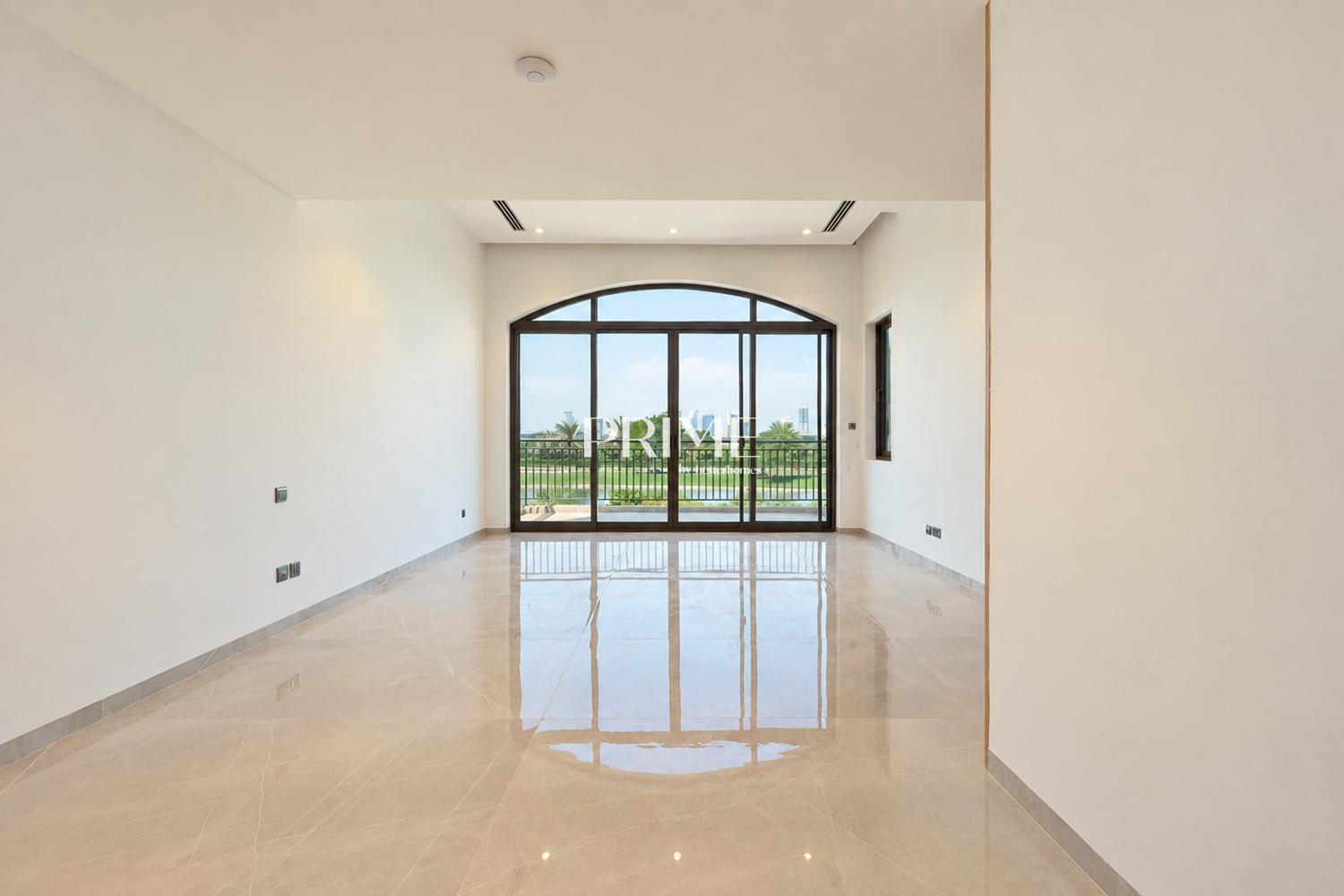 5 Bedrooms Villa in Sanctuary Falls
