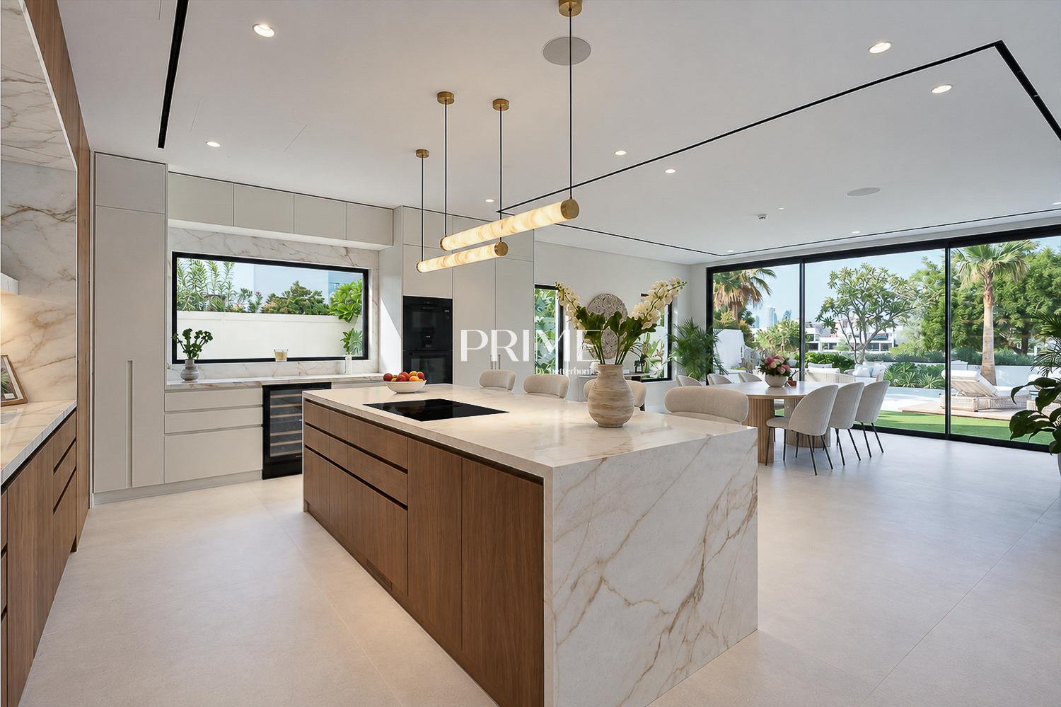 6 Bedrooms Villa in Redwood Avenue