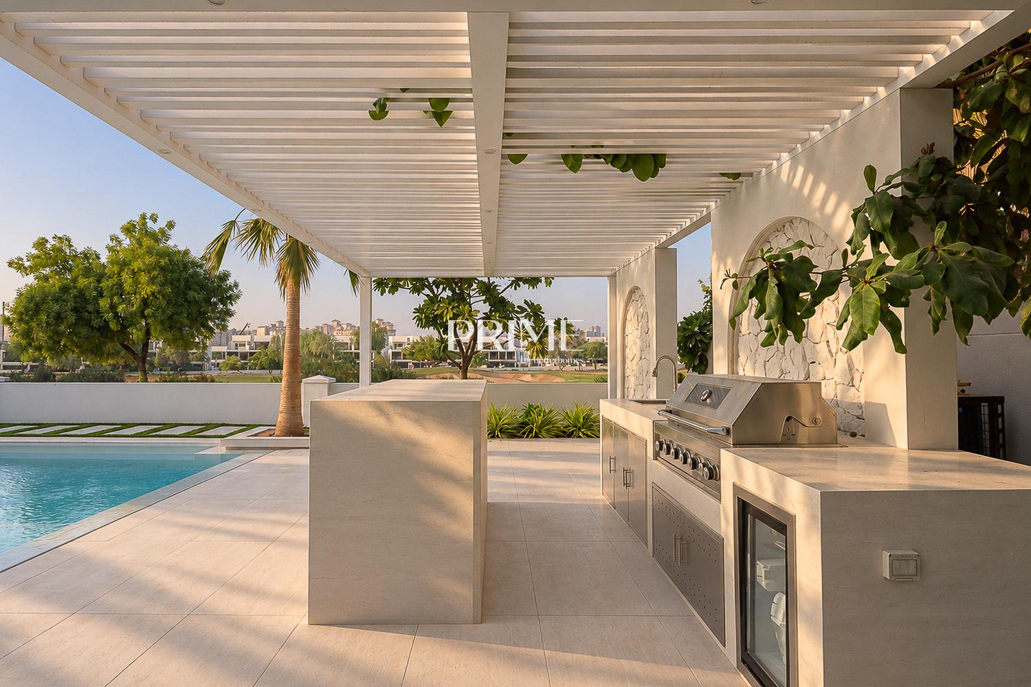 6 Bedrooms Villa in Redwood Avenue