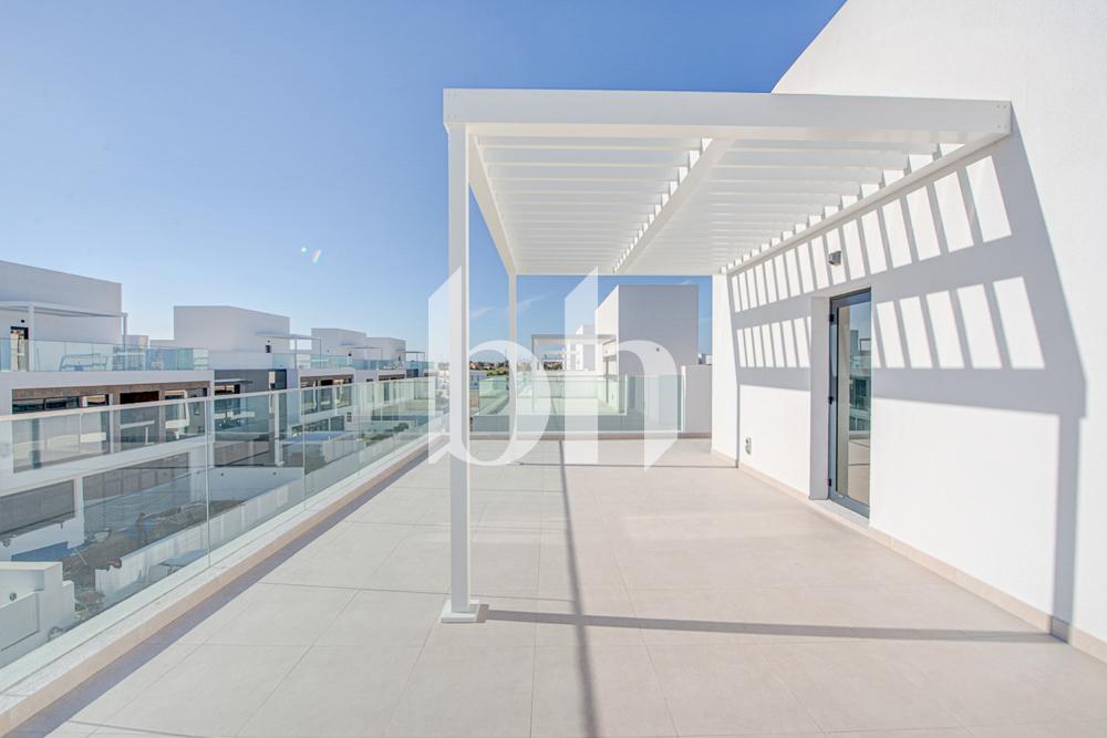 Luxury Living | Clubhouse Access | Vacant Soon