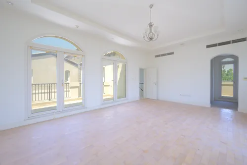 6 Bedrooms Villa in Sienna Lakes