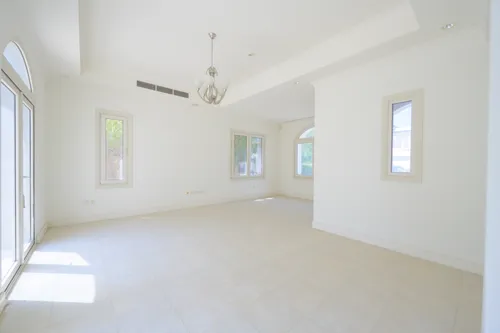6 Bedrooms Villa in Sienna Lakes