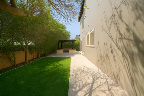 6 Bedrooms Villa in Sienna Lakes